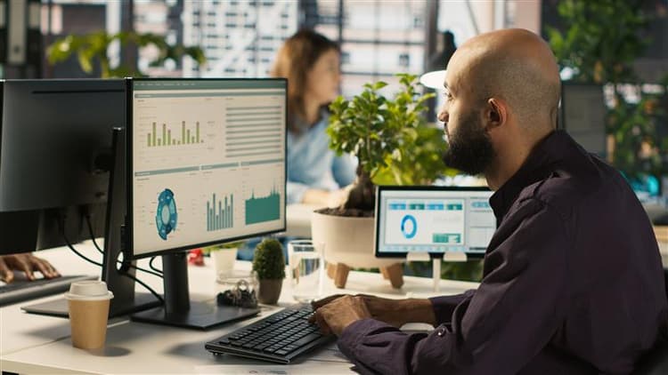 Top 5 Tech Careers in Canada You Can Train for in Under 1 Year